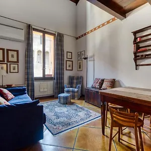 piazza-maggiore-duplex-apartment-by-wonderful-italy.emilia-romagnahotels.net/